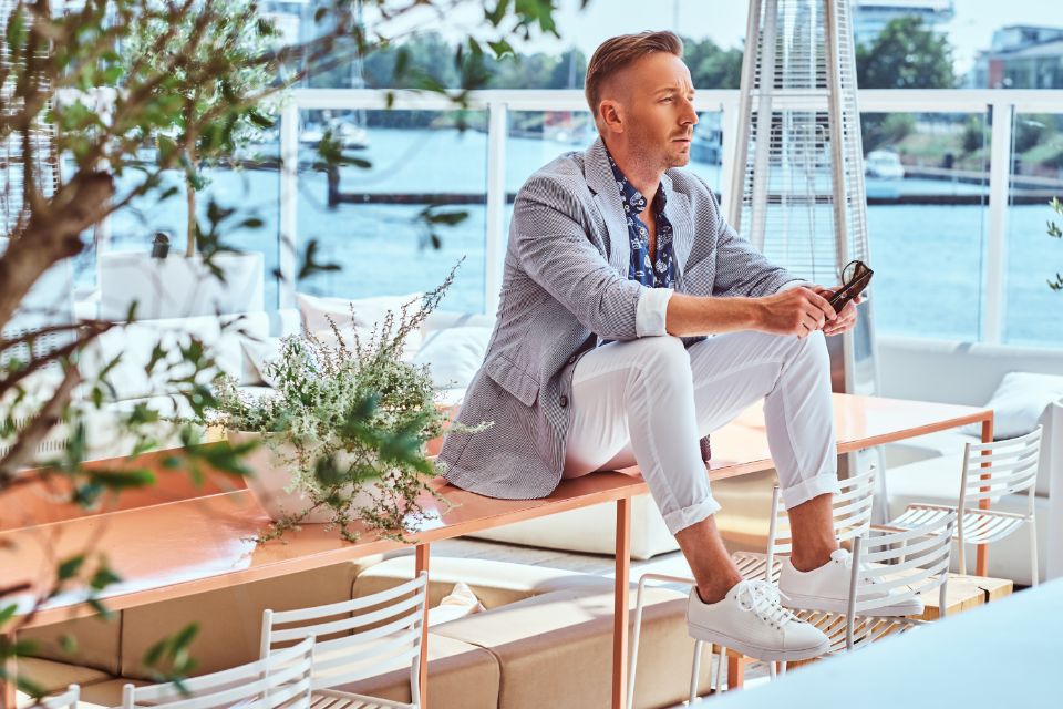 how to dress for a casual business meeting How to Successfully Dress Business Casual