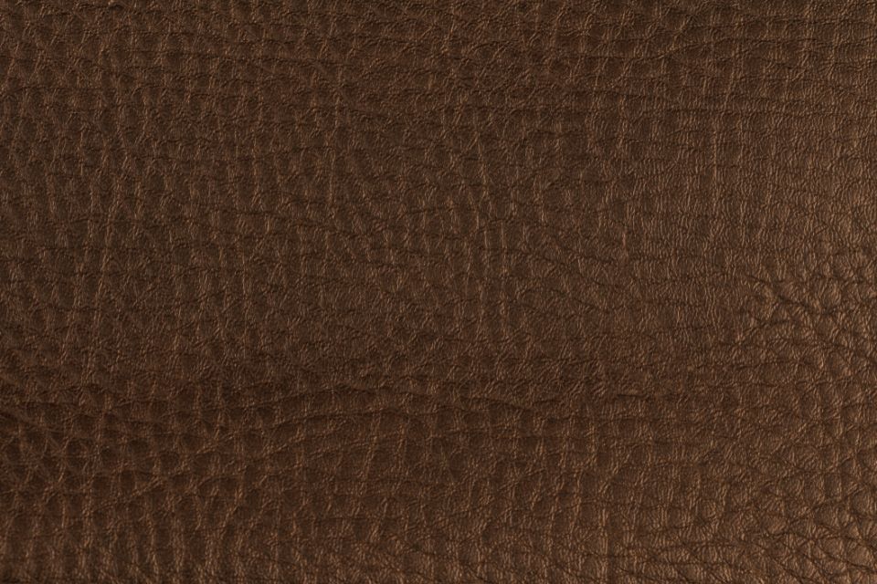 Le cuir synthétique : une alternative de qualité pour votre sac de voyage ?